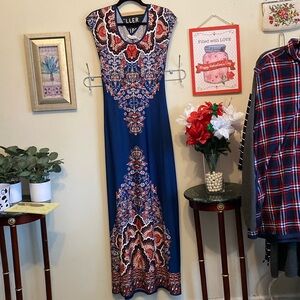 Bailey Blu Sleeveless Maxi Dress w/back opening. Sz Large. Very Pretty.